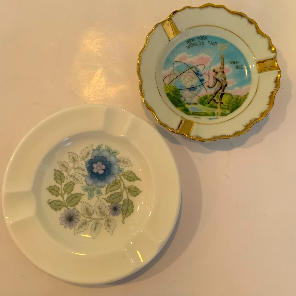 Vintage Ashtray New York Worlds Fair 1964 & Wedgwood Trinket Dishes Set Of 2